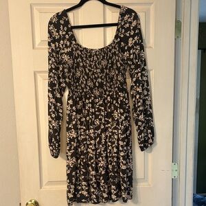 Old Navy Black and Cream Floral Long Sleeve Dress